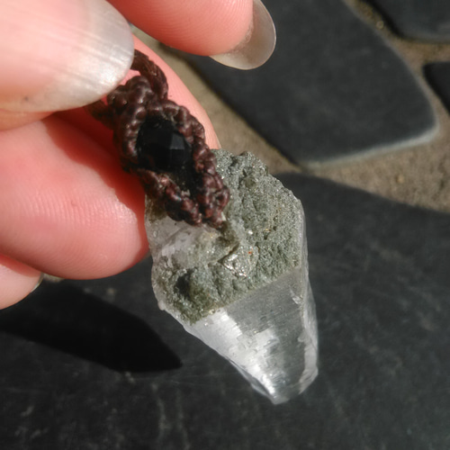 ガネッシュヒマール産】ヒマラヤ水晶の天然石マクラメペンダント[PEN