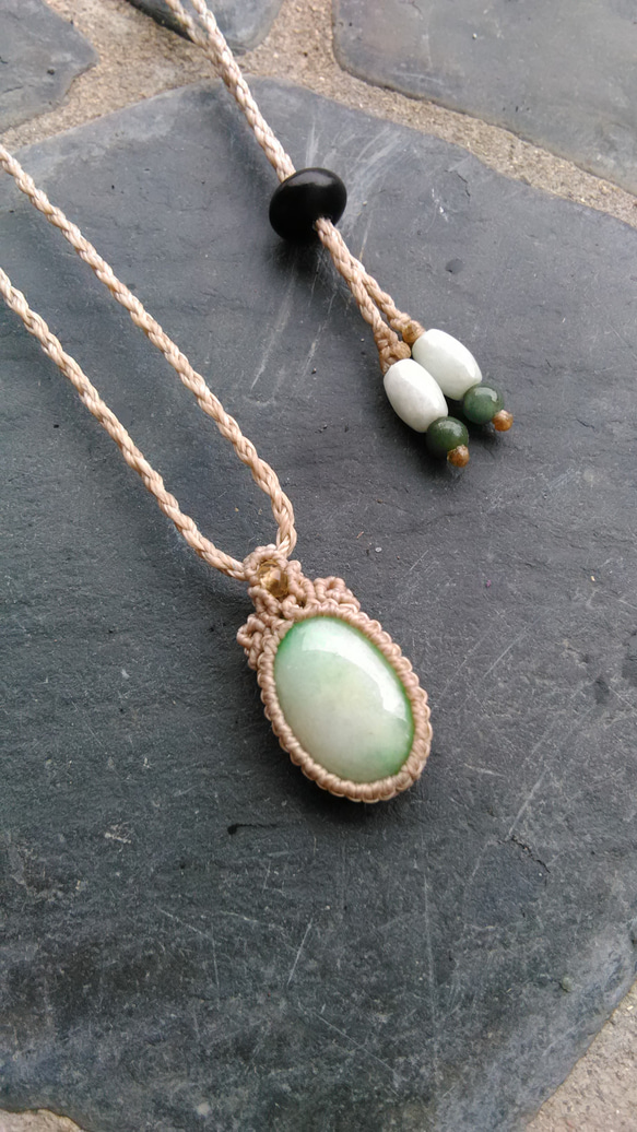 糸魚川産】翡翠の天然石マクラメペンダント[PEN-704] 項鍊 カトマンズ