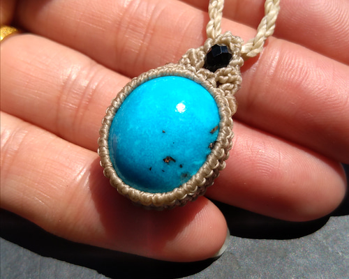 希少イラン産】イラン産ターコイズの天然石マクラメペンダント[PEN-736