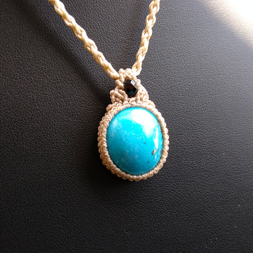 希少イラン産】イラン産ターコイズの天然石マクラメペンダント[PEN-736