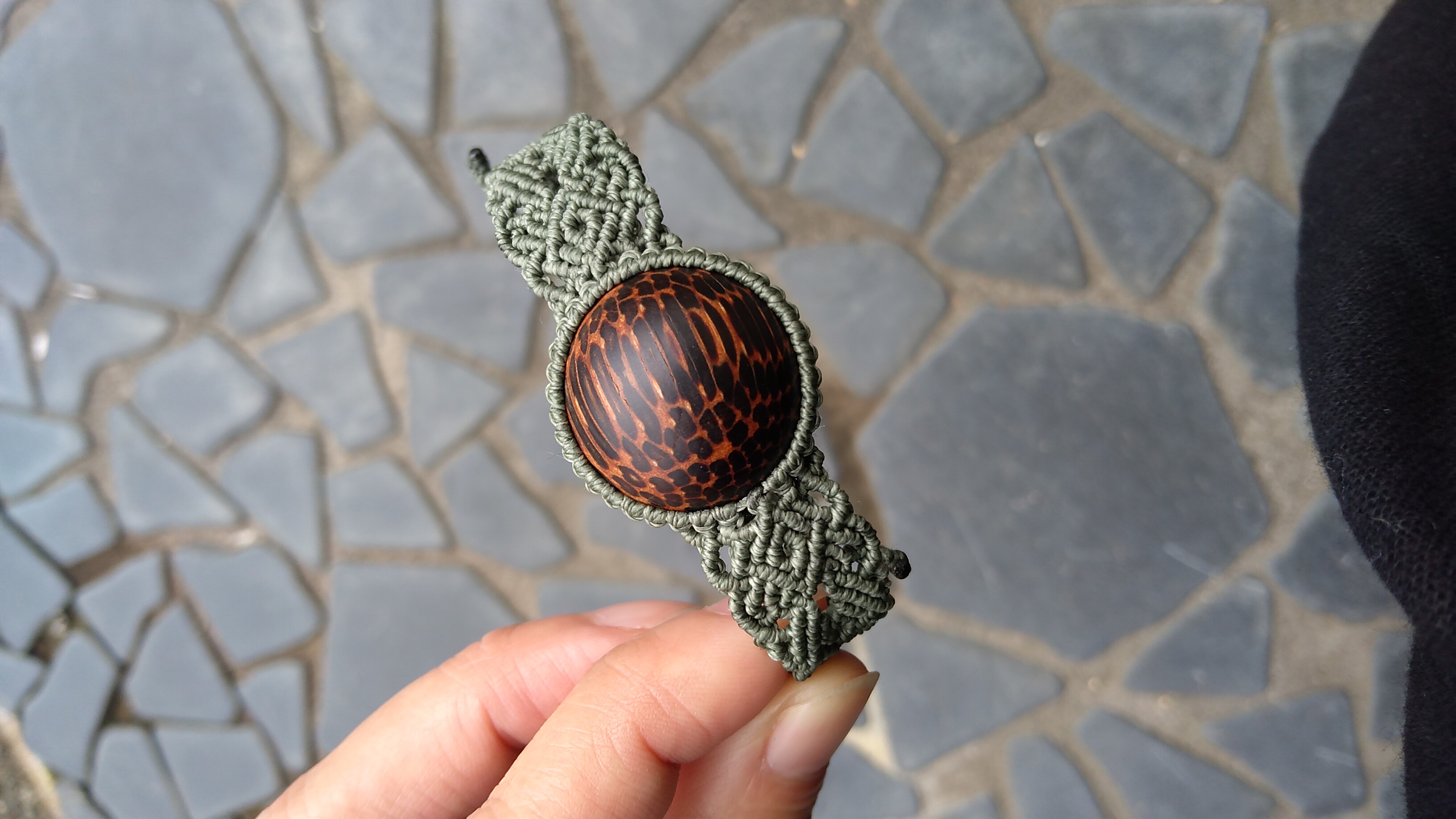 龍鱗木のマクラメブレスレット[B-77]