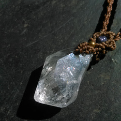 主水晶天然石花邊吊墜（雙點，彩虹）[PEN-475] 第3張的照片