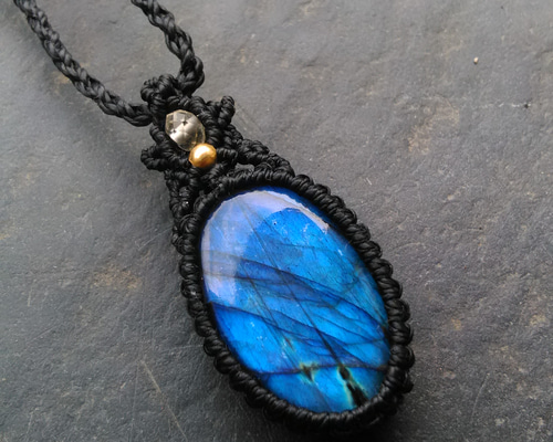 ラブラドライトの天然石マクラメペンダント[PEN-502] ネックレス