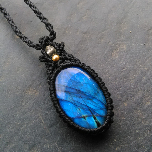 ラブラドライトの天然石マクラメペンダント[PEN-502] ネックレス