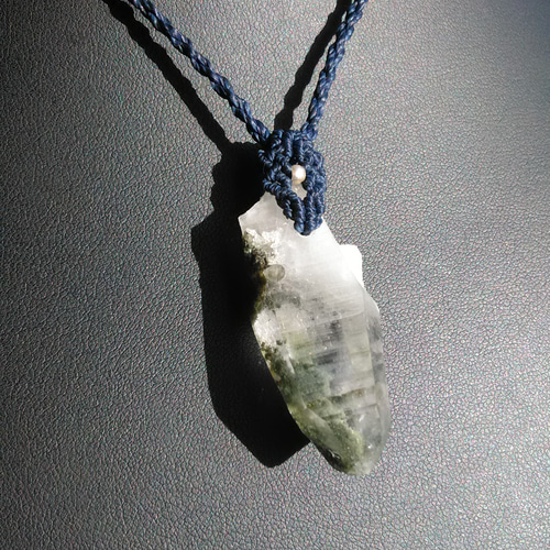 ガネッシュヒマール産】ヒマラヤ水晶の天然石マクラメペンダント[PEN