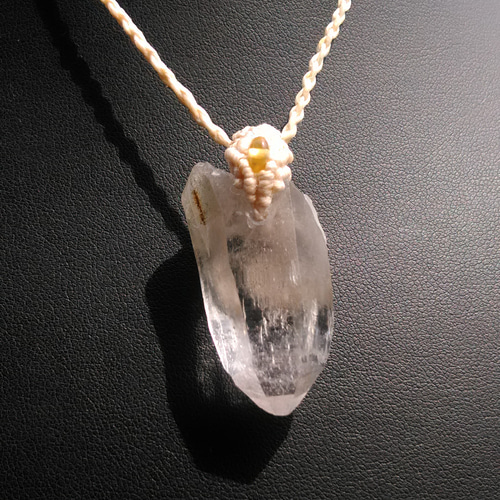 ヒマラヤ水晶 ＊ マクラメネックレス ペンダント ヘンプ糸】ヒマラヤ水晶の天然石マクラメペンダント[PEN-626
