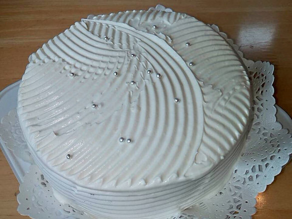 ホワイトチョコ生クリームケーキ 3枚目の画像