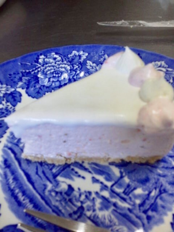 フレッシュ苺のレアチーズケーキ15cm 2枚目の画像