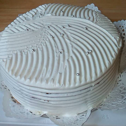 【6月末までの販売】いちごコンフィチュールサンド！ホワイトチョコ生クリームケーキ 5枚目の画像