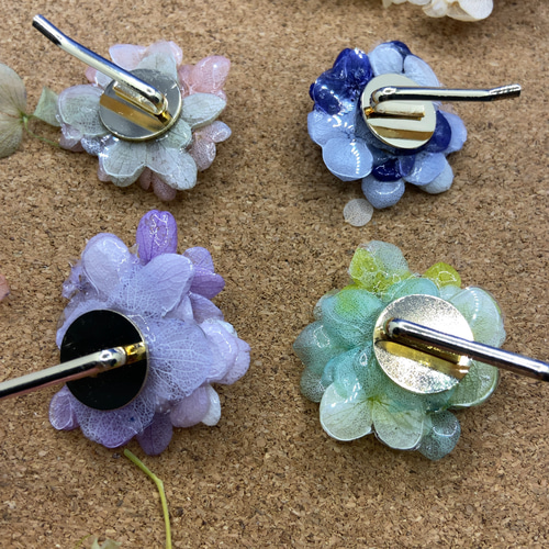 【N.598】ハンドメイドヘアゴム/ポニーフック マトリカリア　紫陽花　蝶 紫陽花のポニーフック □ ニュアンスカラー □ グリーン