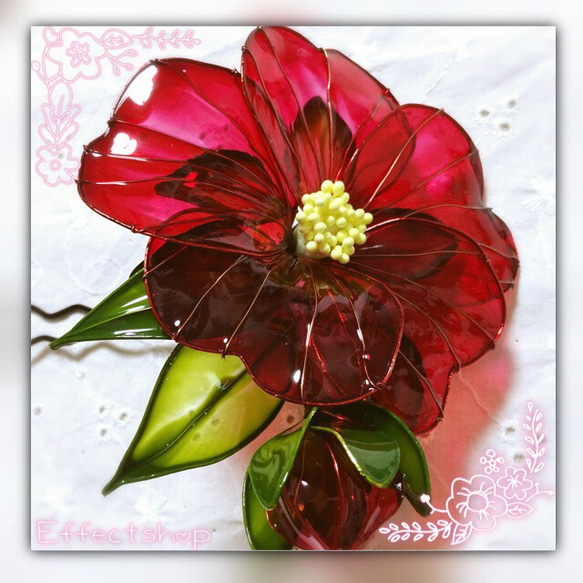 大輪の花 赤椿の簪 ガラスの様にキラキラと 1枚目の画像