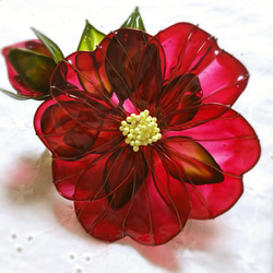 大輪の花 赤椿の簪 ガラスの様にキラキラと 2枚目の画像