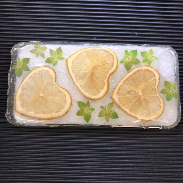 送料無料  ビタミンCたっぷりハート檸檬のフレッシュケース 各機種対応可能 3枚目の画像
