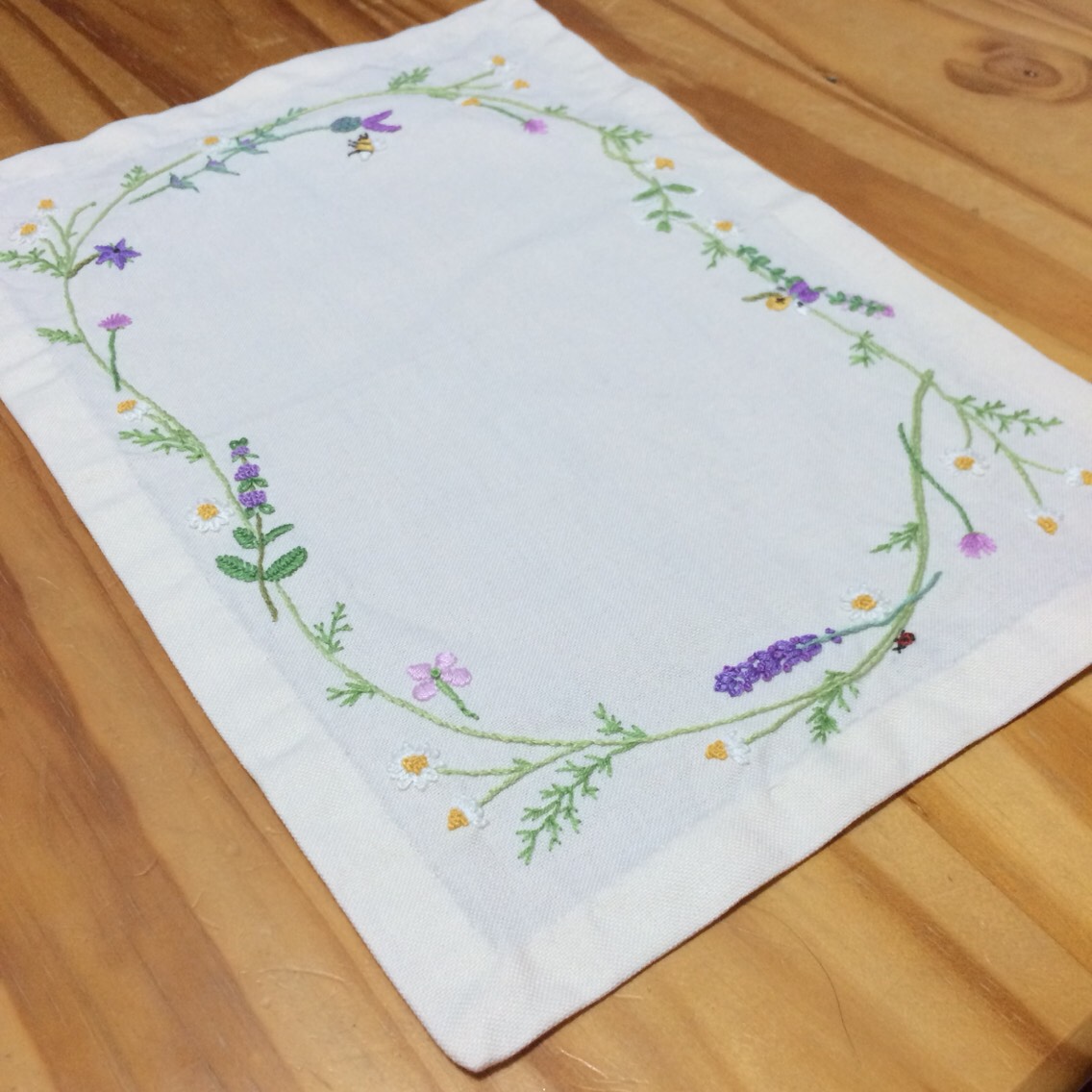 汕頭スワトウ刺繍 テーブルセンター1枚、ランチョンマット5枚セット