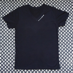 ◆SIMPLE MODERN◆　MA-003 BK　ロゴ入りオーガニックコットンVネックTシャツ 2枚目の画像