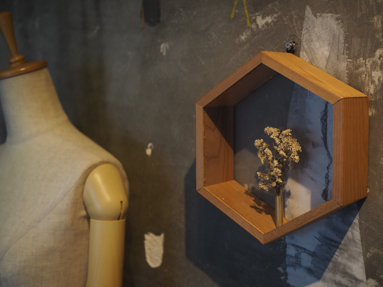 六角形 一輪挿し 壁掛け Hexa wall vases