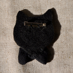 刺繍ブローチ　猫（グレー） 3枚目の画像