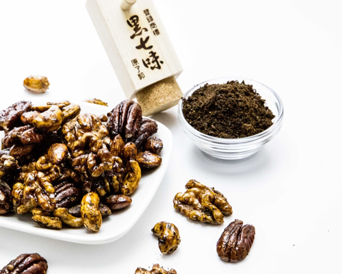 ミックスナッツ「Kuro-Shichimi Nuts（祇園黒七味ナッツ）」100％有機