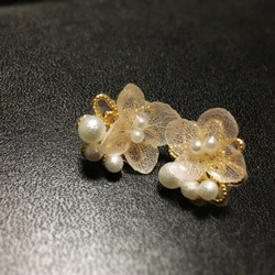 花とパールのピアス☆値下げ 2枚目の画像