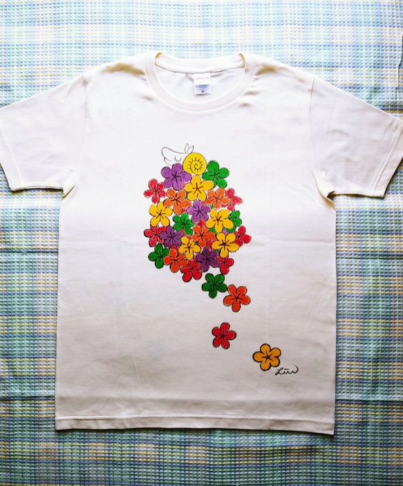 手描き染めTシャツ お花ふわふわ羊(男性M) 1枚目の画像