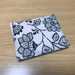 モノトーン 花柄 ポケットティッシュケース 2枚目の画像