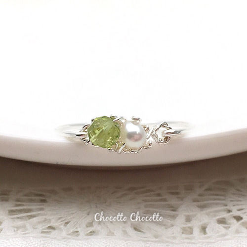 Sweet antique - 淡水パールとペリドットの立て爪ふうワイヤーリング