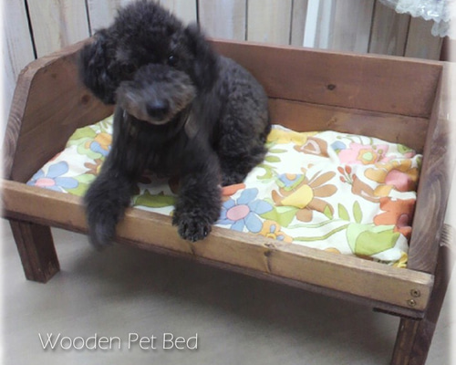 【新品手作り】ドールベッド 木製　人形.犬.猫 3COINS(スリコ)IKEA手作り木製ペットベッドのおすすめリメイク