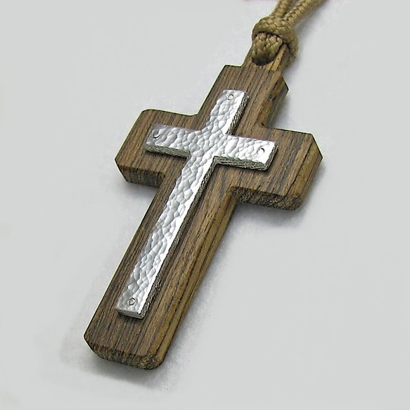 銘木をベースにしたプルオーバータイプの大きなクロス　＜縦長のラテン十字架＞　fc71 2枚目の画像