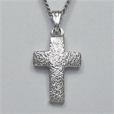 シンプルなラテン十字架　膨らみのある小さな小さなラテン十字架　＜梨地光沢仕上げ＞　cc62　ロングセラーです