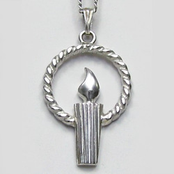 伝統的なモチーフ マルタ十字架 cc26 ロングセラーです ネックレス