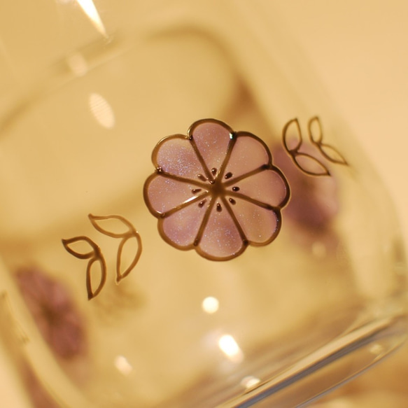 紫色の花のグラス 3枚目の画像