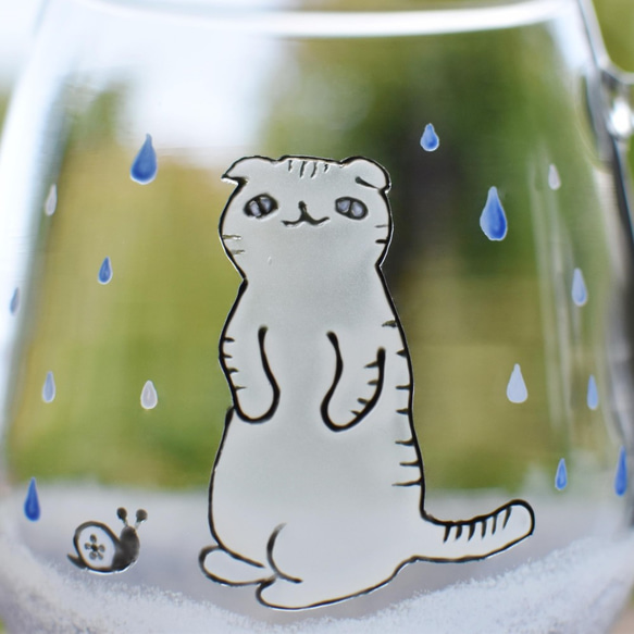 雨とたれ耳猫のガラスマグ 2枚目の画像