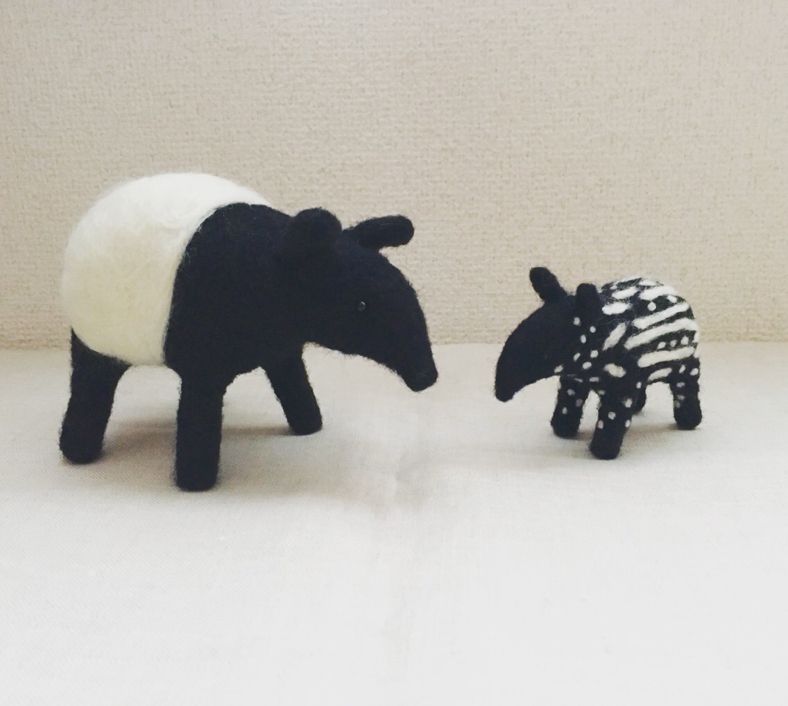 羊毛フェルトのぬいぐるみ マレーバクさん（子供）