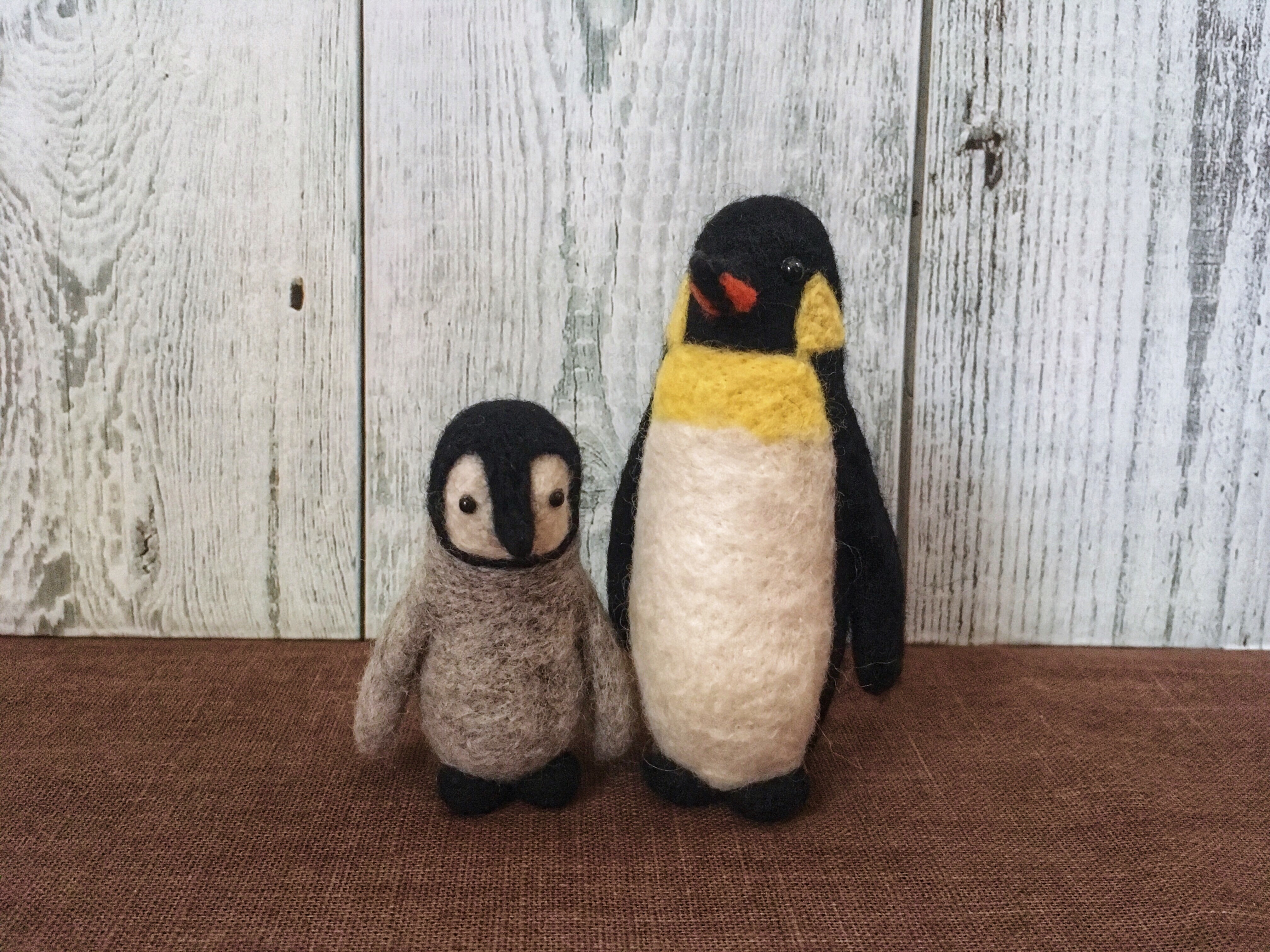 【お値下げ中！】ペンギンさんのチョコレートインテリア　羊毛フェルト お値下げ中！】ペンギンさんのチョコレートインテリア 羊毛フェルト お