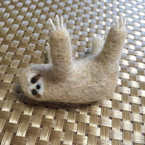 受注生産・お部屋の癒しアイテムとしてオススメ】幸せなナマケモノ