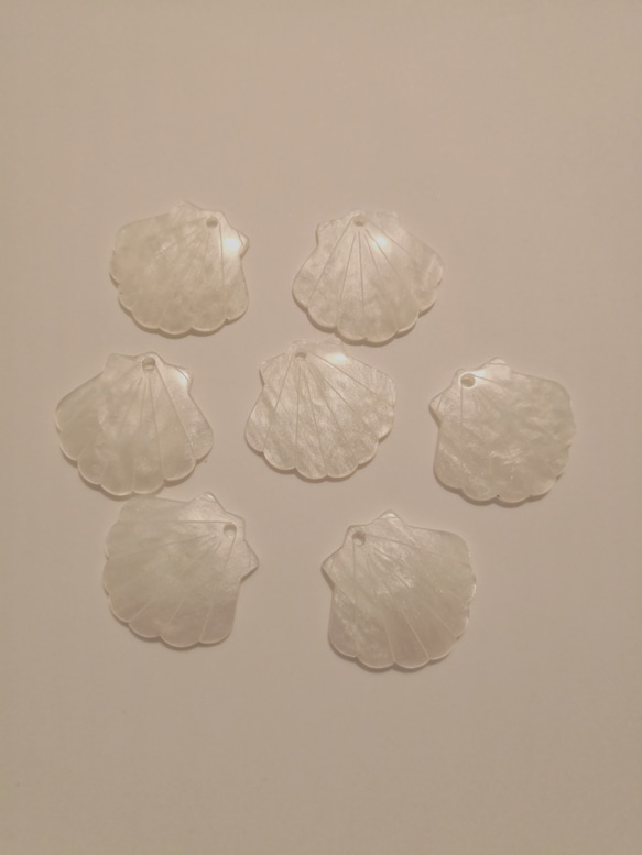 【セナ様専用ページ】プラスチック製シェルパーツ 貝殻モチーフ ホワイト 1枚目の画像