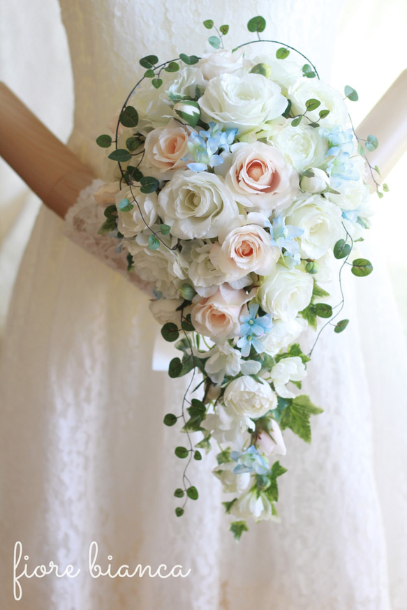 キャスケイドブーケ　ウェディングブーケ　アーティフィシャルフラワー　ブートニア付 キャスケードブーケ&ブートニア ウェディング アーティ