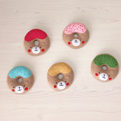 フェルト くまちゃんドーナツセット おもちゃ・人形 Petit snail 通販