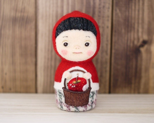 赤ずきんちゃん＆りんごブローチ 羊毛フェルト 澤田クマ制作所 通販
