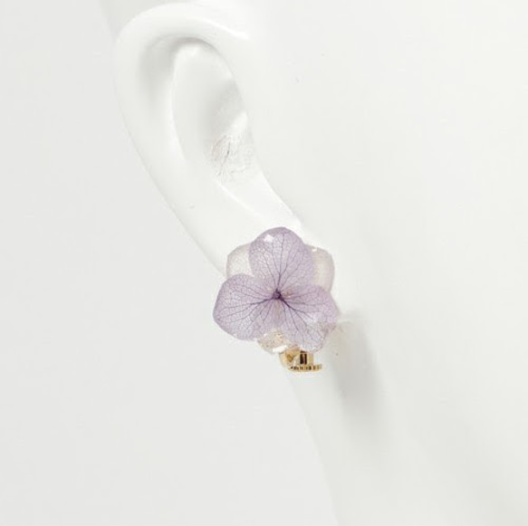 瞳平繡球耳環“白色” PC004-W 第2張的照片