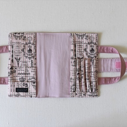 看護学生のための筆記用具が5本収納できるレビューブックカバー