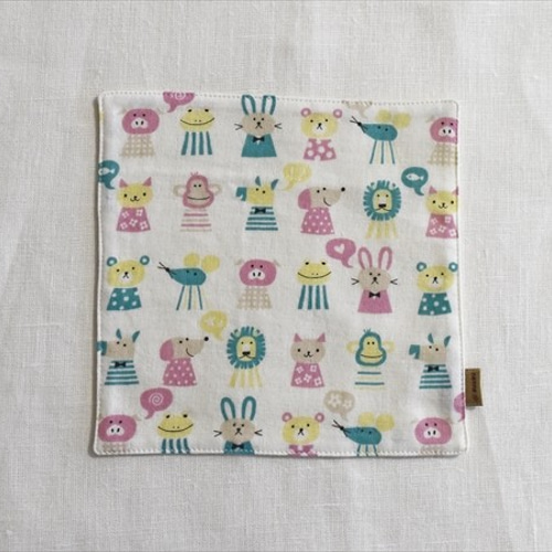 手刺繍入ちっちゃな ガーゼハンカチ【猫とラベンダー】 手刺繍入ちっちゃな ガーゼハンカチ【猫とラベンダー】 刺しゅう