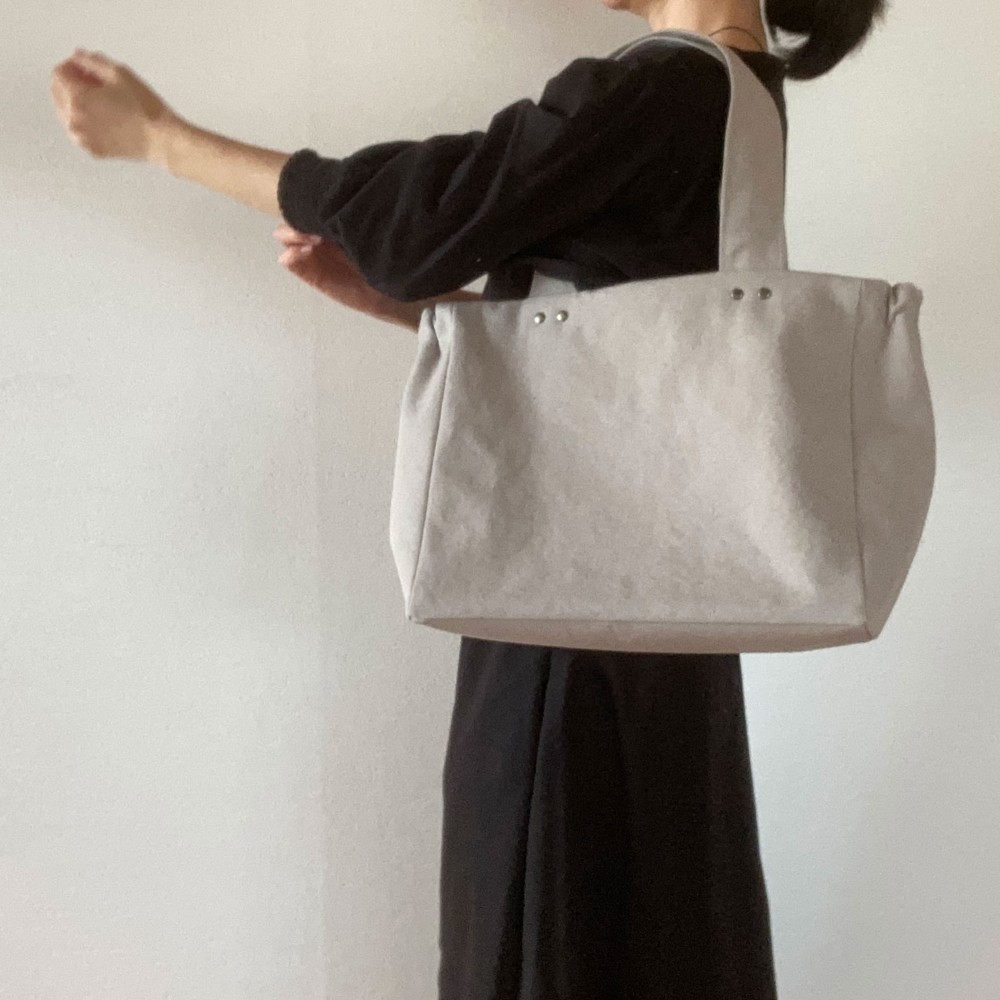 ギャザートート：Magazine（ライトグレー）