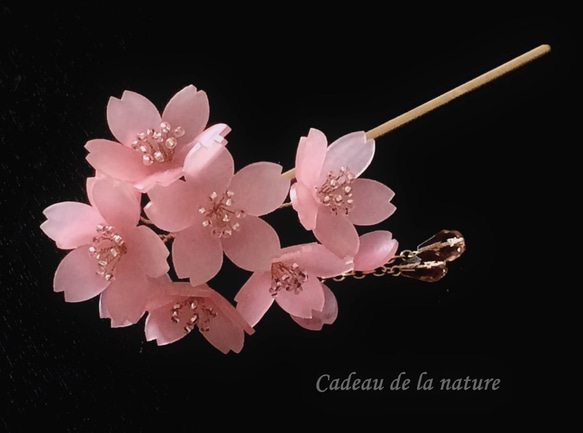 コーラルピンクの桜の簪 2枚目の画像