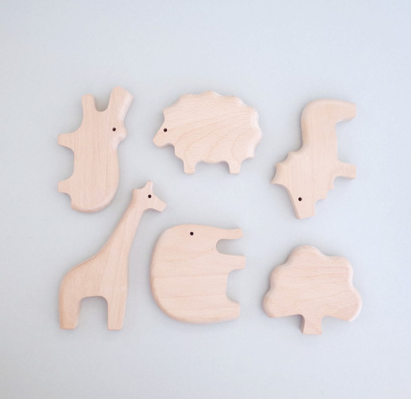 [實木玩具] 5只動物+ 6套樹（長頸鹿，大象，kabe，獅子，綿羊，樹） 第1張的照片