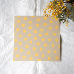 「mimosa dot（beige grey & yellow）」20cm角ポスター 4枚目の画像