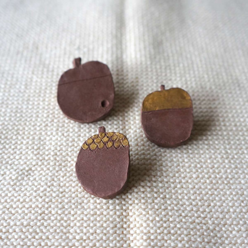 どんぐりです　ブローチ三点まとめ どんぐりです ブローチ三点まとめ donguri ブローチ3点セット ブローチ