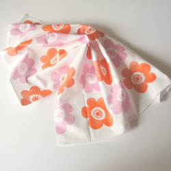 ＊【104×75cm】Kona® コットン　anemone（pink-orange）Kona®コットン生地 2枚目の画像