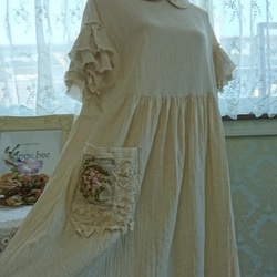 シャビーシックな付け襟とロマンチックワンピース（外ポケタイプ） 1枚目の画像