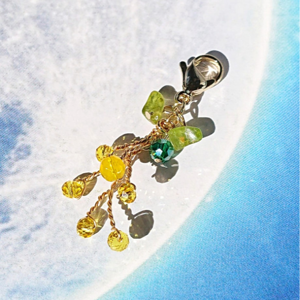 ミモザ の 花 マスクチャーム (イエローメノウとペリドット) 5枚目の画像